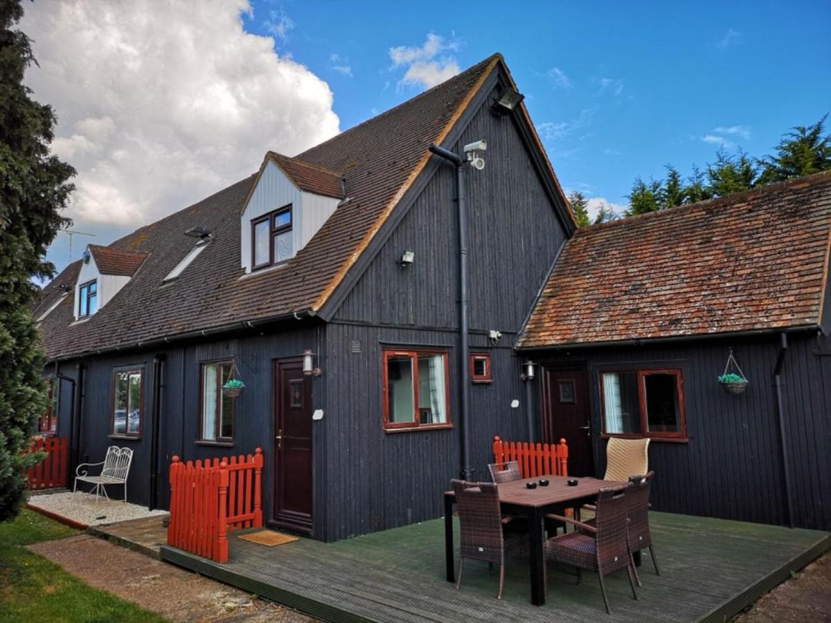 Chalet Cottages Streatley  Extérieur photo